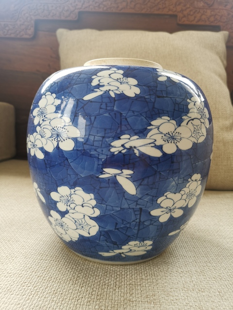 古玩陶瓷青花冰梅圖罐真品鑒賞圖