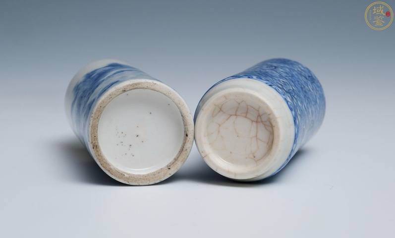 古玩陶瓷青花淡描花卉紋鼻煙壺真品鑒賞圖