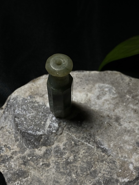 古玩玉器清代冰糯翡翠雕“煙嘴”拍賣,當前價格1800元