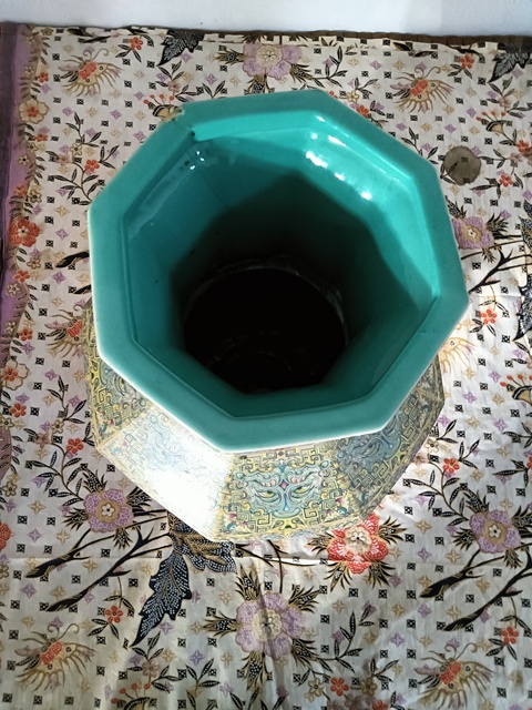 古玩陶瓷粉彩八方瓶真品鑒賞圖