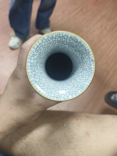 古玩陶瓷哥釉地鐵銹釉龍紋觀音瓶真品鑒賞圖