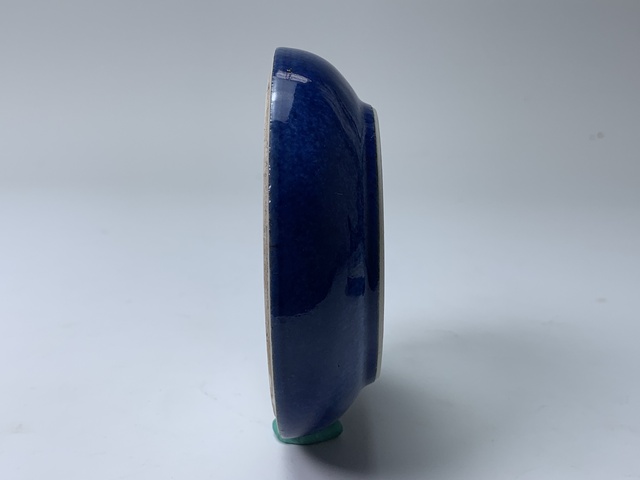 古玩陶瓷清晚期·灑藍(lán)釉粉盒拍賣，當(dāng)前價(jià)格5304元