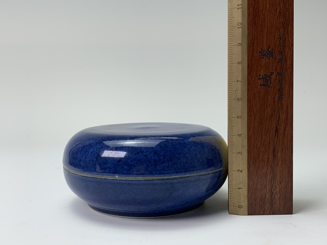 古玩陶瓷清晚期·灑藍(lán)釉粉盒拍賣，當(dāng)前價(jià)格5304元