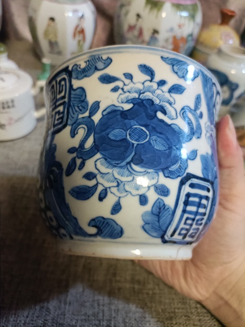 古玩陶瓷青花梅花紋杯真品鑒賞圖