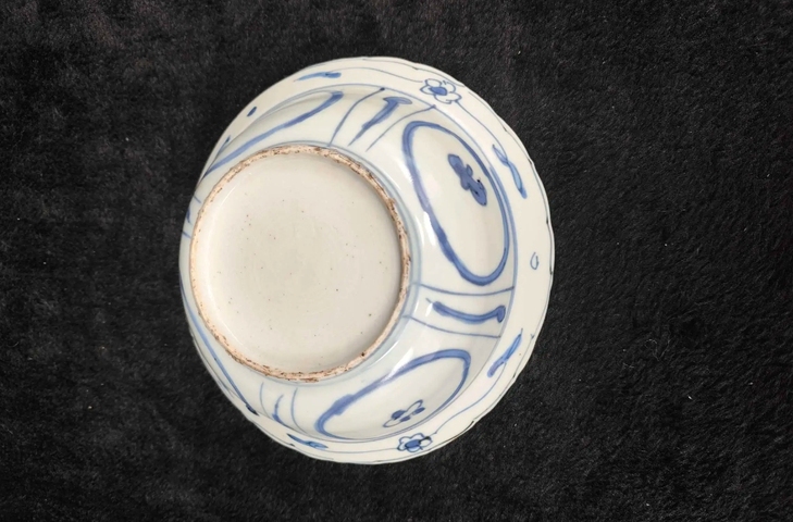 古玩陶瓷青花折沿碗真品鑒賞圖