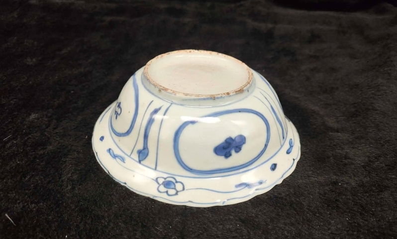 古玩陶瓷青花折沿碗真品鑒賞圖