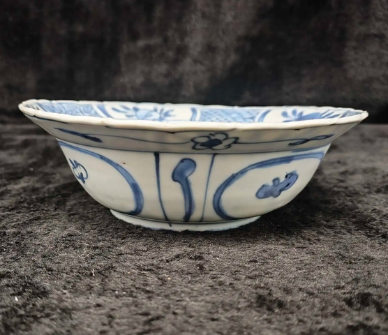 古玩陶瓷青花折沿碗真品鑒賞圖