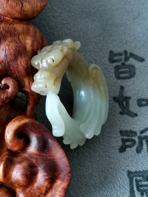 古玩玉器和田玉雕“曲尾龍”佩真品鑒賞圖