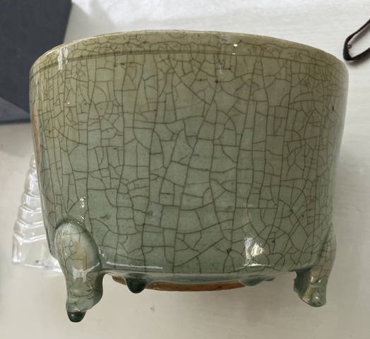 古玩陶瓷龍泉窯樽式三足爐真品鑒賞圖