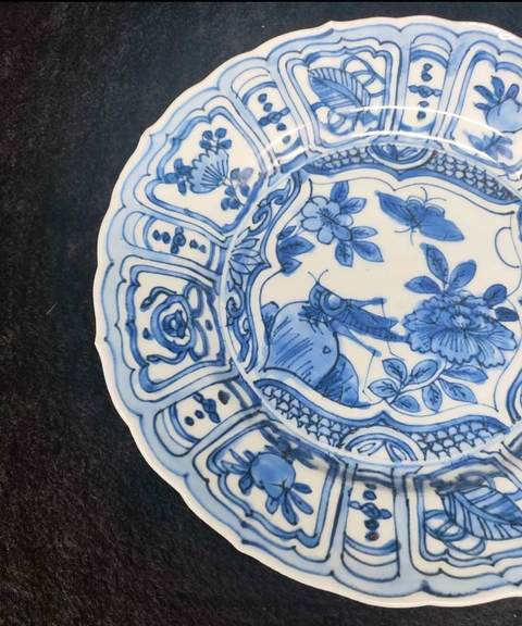古玩陶瓷飛黃騰達青花盤真品鑒賞圖