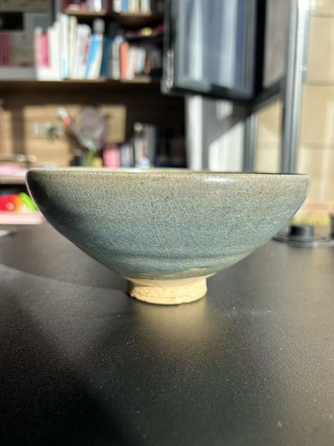 古玩陶瓷金元鈞窯天藍釉大碗(斗笠型)拍賣,當前價格4116元