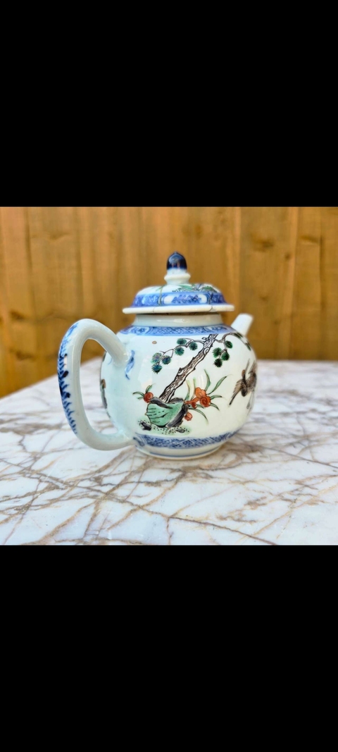 古玩陶瓷清康熙青花五彩描金鶴鹿同春圖茶壺真品鑒賞圖
