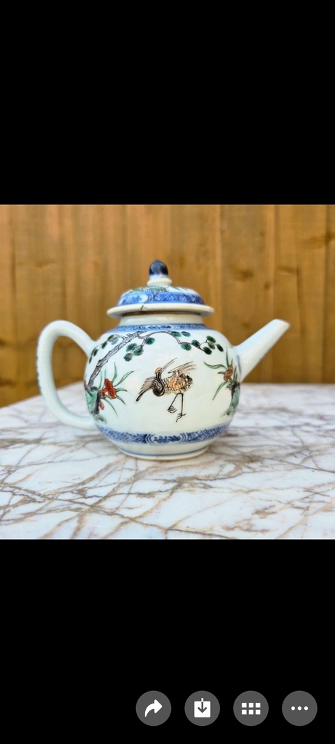 古玩陶瓷清康熙青花五彩描金鶴鹿同春圖茶壺真品鑒賞圖