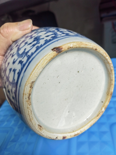 古玩陶瓷青花淡描花卉紋罐真品鑒賞圖