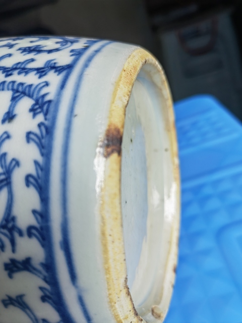 古玩陶瓷青花淡描花卉紋罐真品鑒賞圖