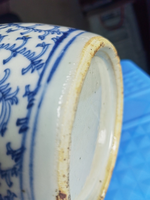 古玩陶瓷青花淡描花卉紋罐真品鑒賞圖