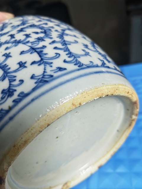 古玩陶瓷青花淡描花卉紋罐真品鑒賞圖