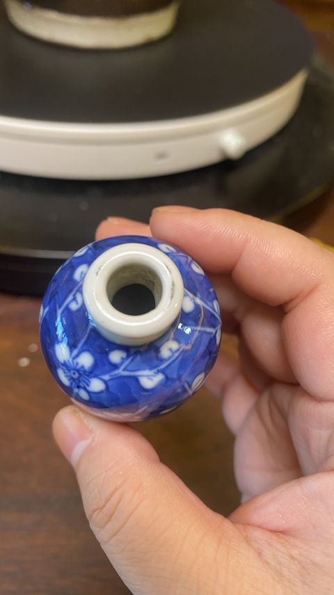 古玩陶瓷青花冰梅花卉紋鼻煙壺真品鑒賞圖