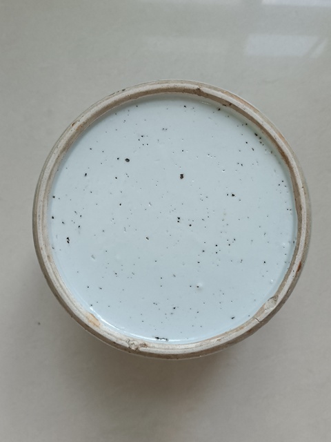 古玩陶瓷青花纏枝花紋罐真品鑒賞圖