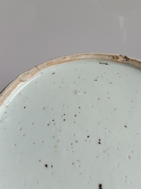 古玩陶瓷青花纏枝花紋罐真品鑒賞圖
