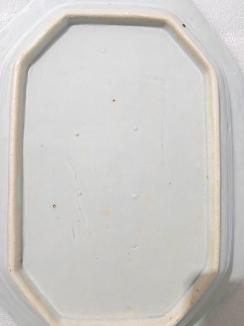 古玩陶瓷樓臺亭閣山水紋青花盤真品鑒賞圖