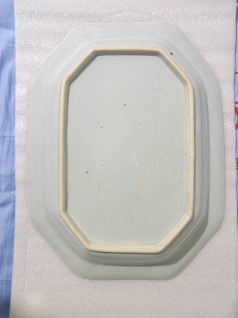 古玩陶瓷樓臺亭閣山水紋青花盤真品鑒賞圖