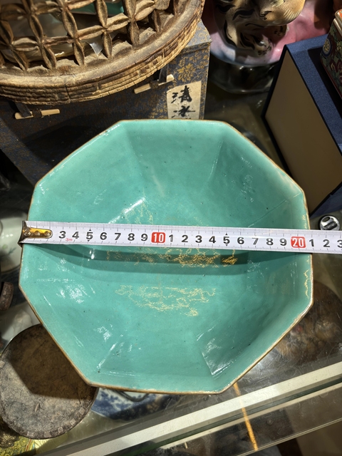 古玩陶瓷人物紋粉彩八方碗真品鑒賞圖