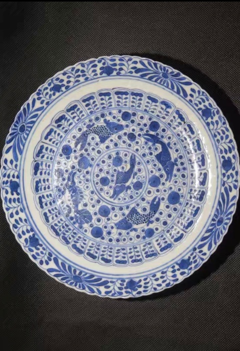 古玩陶瓷魚藻紋青花盤真品鑒賞圖