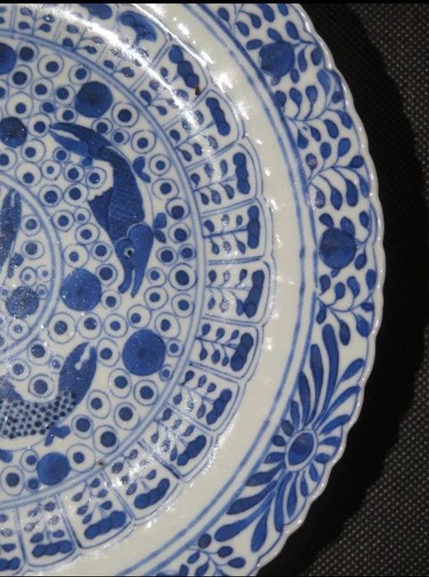 古玩陶瓷魚藻紋青花盤真品鑒賞圖