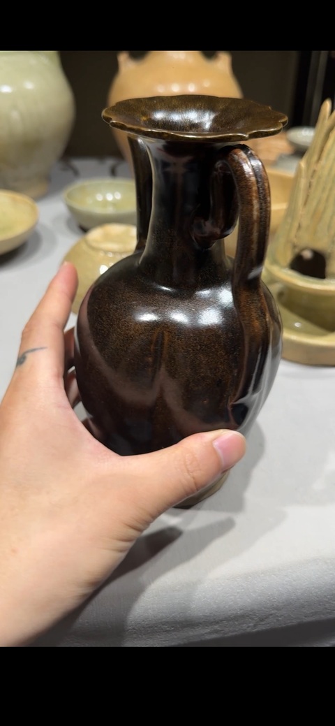 古玩陶瓷長(zhǎng)沙窯褐釉執(zhí)壺,注意品相真品鑒賞圖
