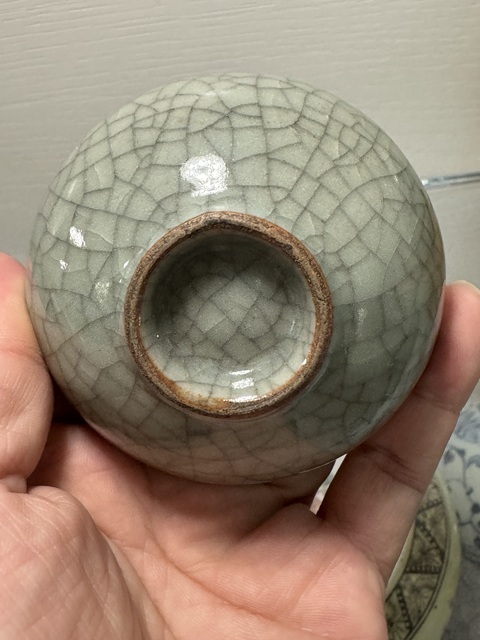 古玩陶瓷綠哥釉茶碗真品鑒賞圖