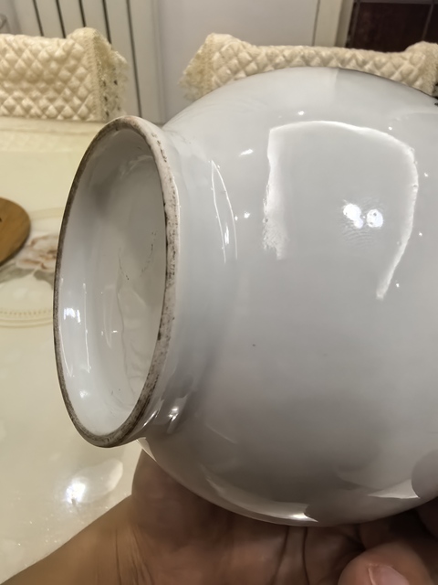 古玩陶瓷民國至解放初期粉彩壽桃紋膽式瓶真品鑒賞圖