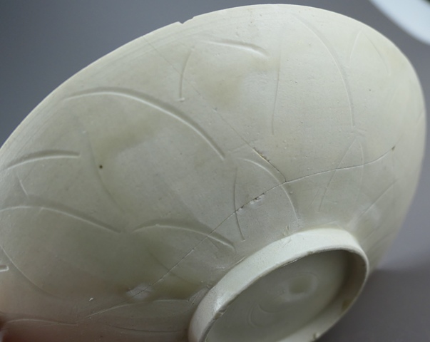 古玩陶瓷精品:定窯刻蓮瓣紋雙魚洗(珍貴標本)拍賣,當前價格1元
