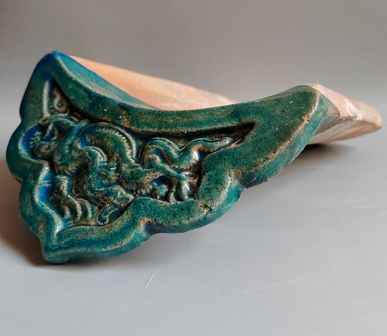 古玩陶瓷精美明代高浮雕孔雀藍(lán)釉四爪龍紋瓦當(dāng)拍賣，當(dāng)前價格0元
