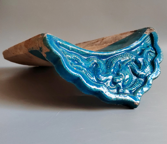 古玩陶瓷孔雀藍釉龍紋瓦當真品鑒賞圖