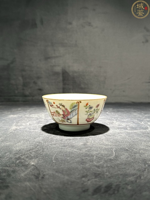 古玩陶瓷粉彩仕女人物茶碗，模糊，偏老真品鑒賞圖