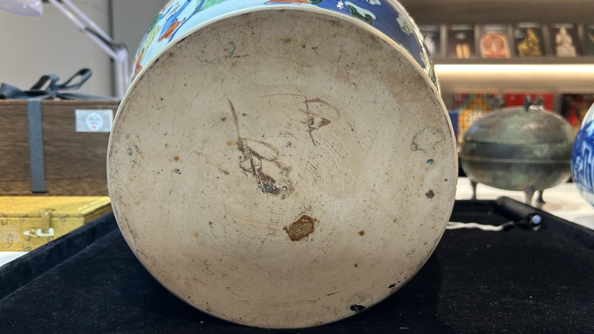 古玩陶瓷仕女嬰戲紋五彩將軍罐真品鑒賞圖