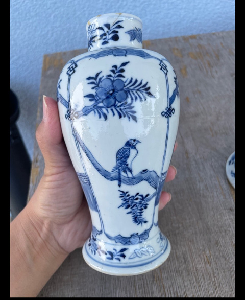 古玩陶瓷仕女青花雞腿蓋瓶真品鑒賞圖