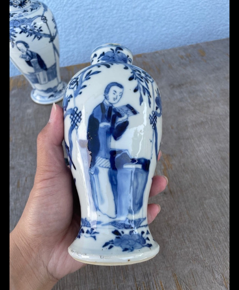 古玩陶瓷仕女青花雞腿蓋瓶真品鑒賞圖