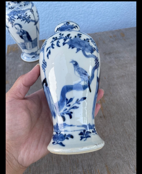 古玩陶瓷仕女青花雞腿蓋瓶真品鑒賞圖