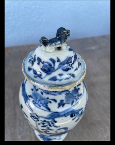 古玩陶瓷仕女青花雞腿蓋瓶真品鑒賞圖