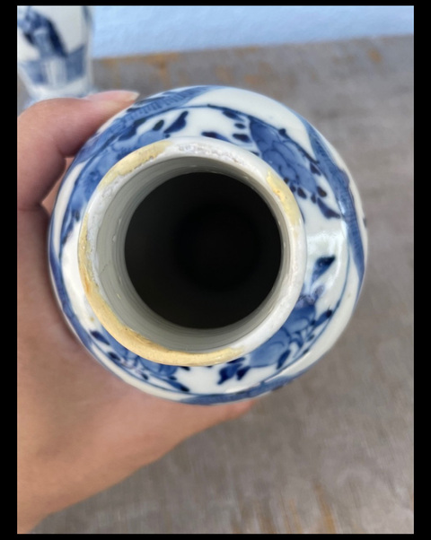 古玩陶瓷仕女青花雞腿蓋瓶真品鑒賞圖