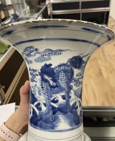 古玩陶瓷青花麒麟紋鳳尾尊真品鑒賞圖