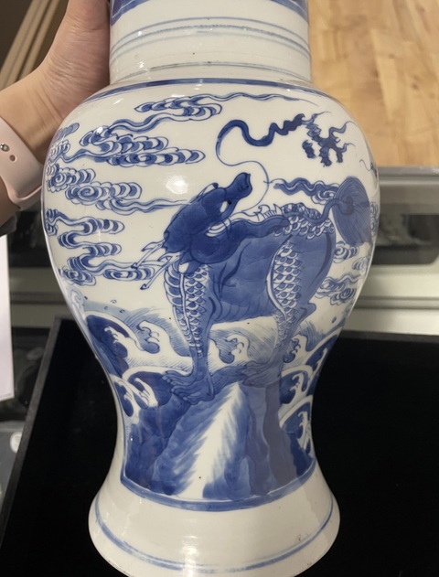 古玩陶瓷青花麒麟紋鳳尾尊真品鑒賞圖