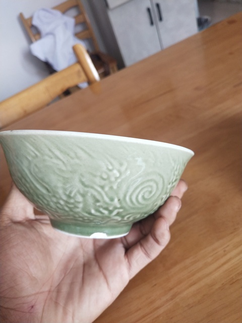 古玩陶瓷龍泉釉碗真品鑒賞圖