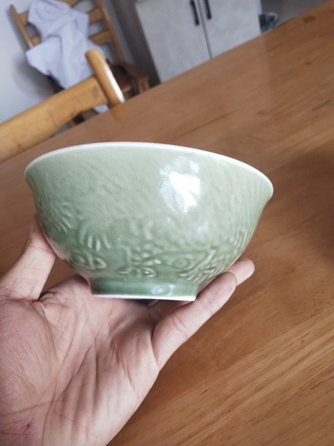 古玩陶瓷龍泉釉碗真品鑒賞圖