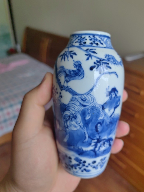 古玩陶瓷青花十二生肖圖紋瓶真品鑒賞圖