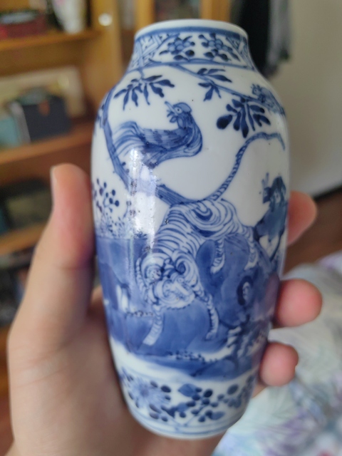 古玩陶瓷青花十二生肖圖紋瓶真品鑒賞圖