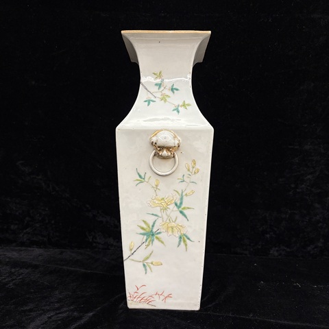古玩陶瓷粉彩方瓶真品鑒賞圖