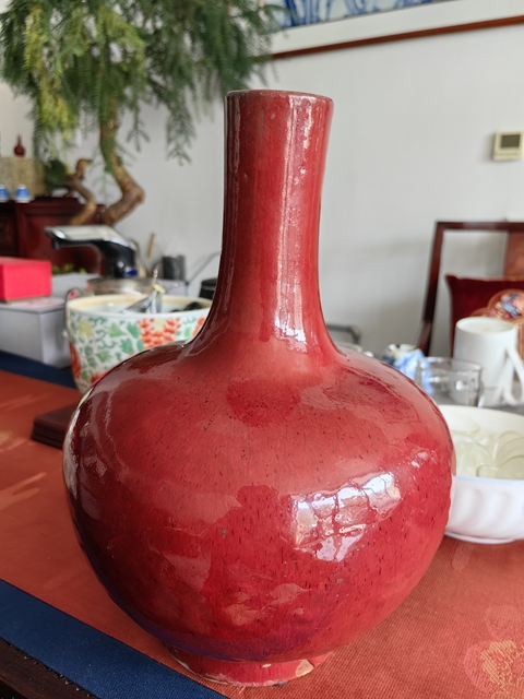古玩陶瓷紅釉瓶真品鑒賞圖
